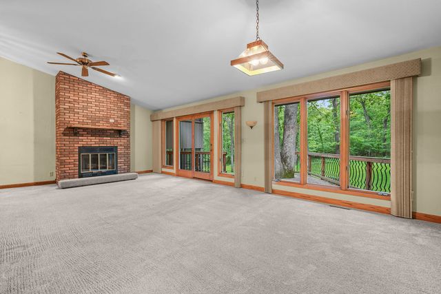 10876 CROCKETT Road, Roscoe, IL 61073