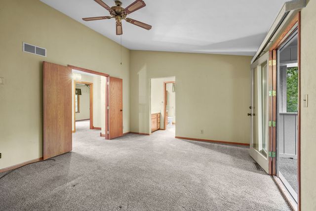 10876 CROCKETT Road, Roscoe, IL 61073