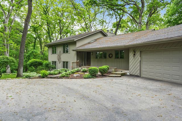 10876 CROCKETT Road, Roscoe, IL 61073