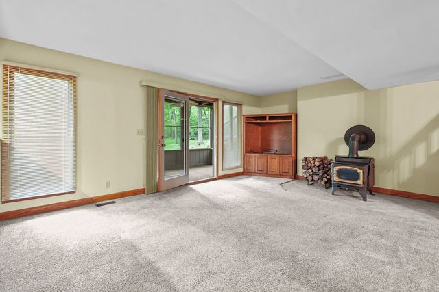 10876 CROCKETT Road, Roscoe, IL 61073