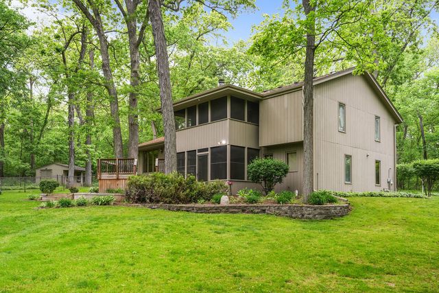 10876 CROCKETT Road, Roscoe, IL 61073