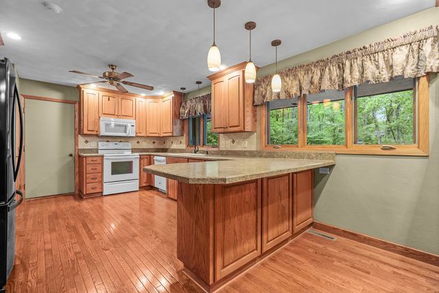 10876 CROCKETT Road, Roscoe, IL 61073