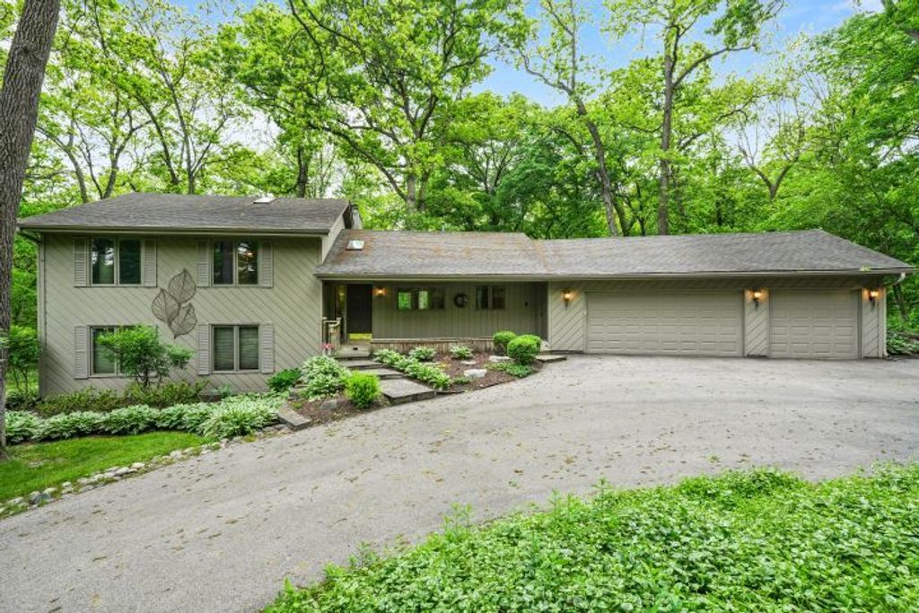 10876 CROCKETT Road, Roscoe, IL 61073