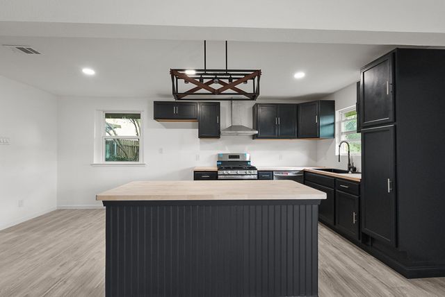 714 Colgate Circle, Garland, TX 75042