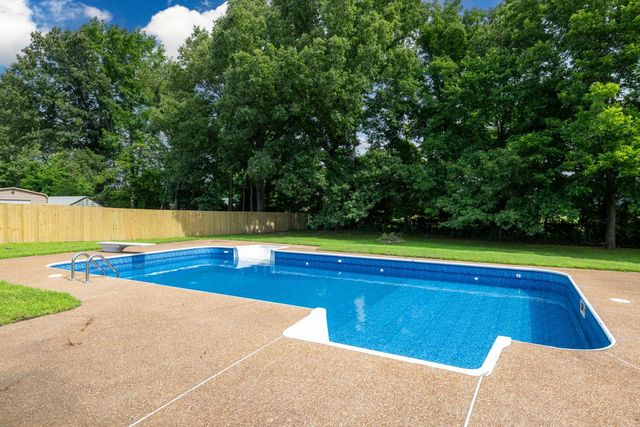 156 CARRINGTON AVE, Brighton, TN 38011
