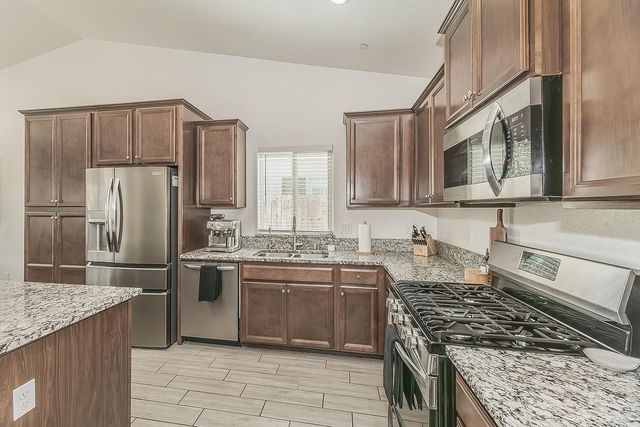 6068 E Laurel Avenue, Fresno, CA 93727