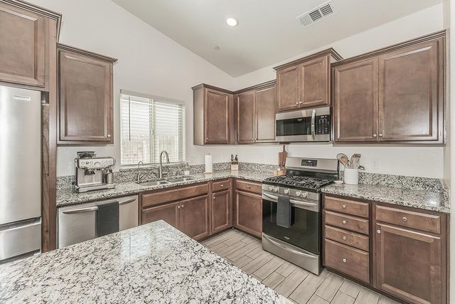 6068 E Laurel Avenue, Fresno, CA 93727