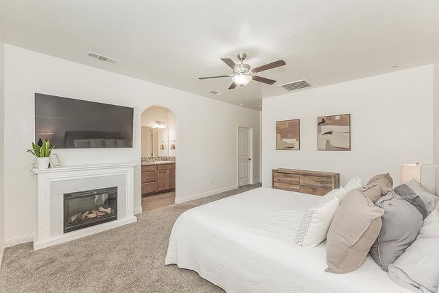 6068 E Laurel Avenue, Fresno, CA 93727