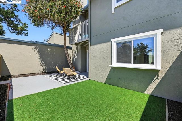739 Aries Ln, Foster City, CA 94404