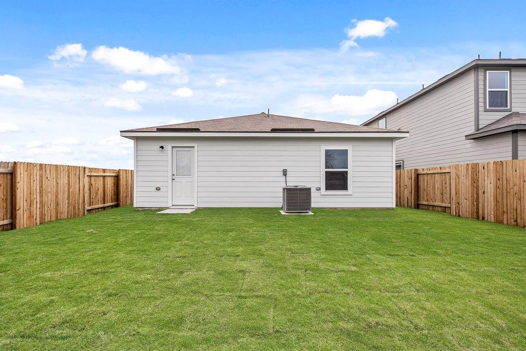 18316 Stellers Sea ST, Elgin, TX 78621