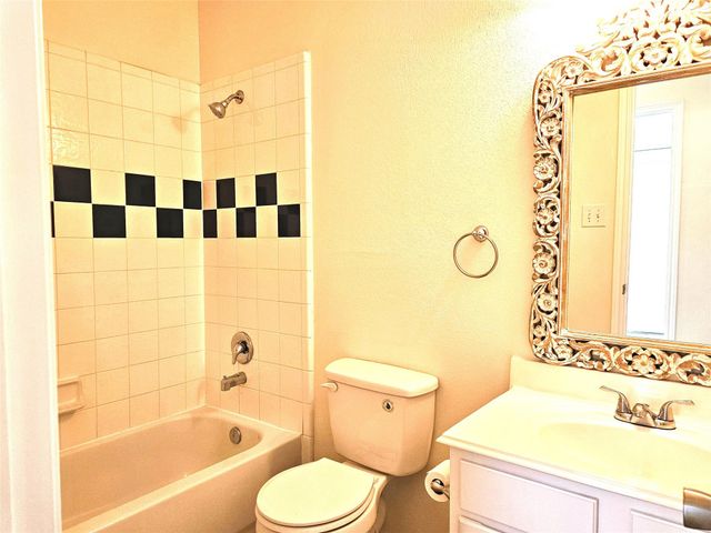 2610 Slider Court, League City, TX 77573