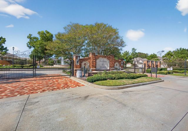15303 Westland Gate Drive, Conroe, TX 77384