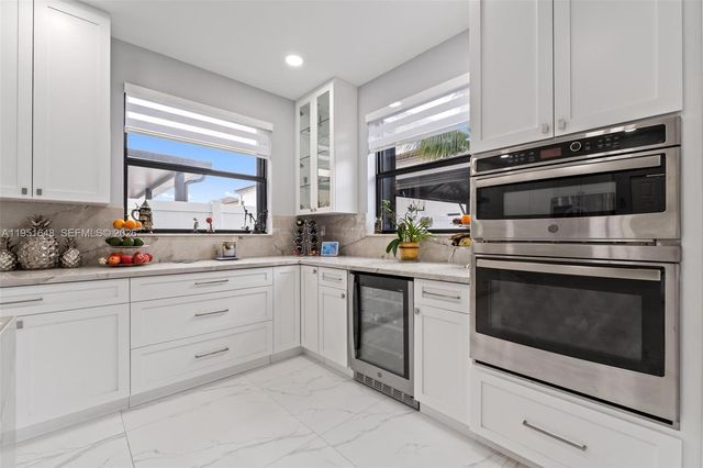 3521 W 92nd Pl, Hialeah, FL 33018