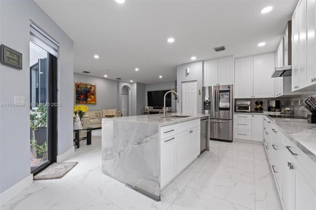 3521 W 92nd Pl, Hialeah, FL 33018