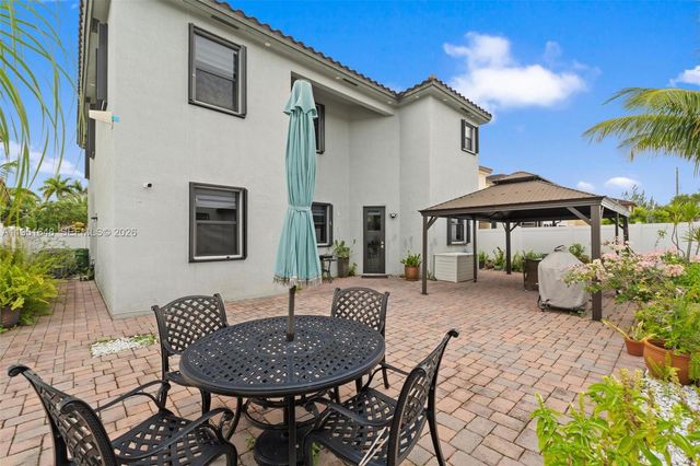 3521 W 92nd Pl, Hialeah, FL 33018