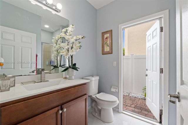 3521 W 92nd Pl, Hialeah, FL 33018