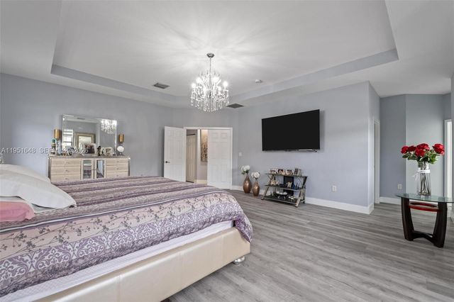 3521 W 92nd Pl, Hialeah, FL 33018