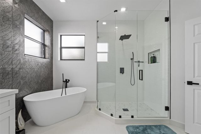 3521 W 92nd Pl, Hialeah, FL 33018