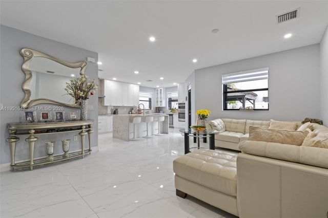 3521 W 92nd Pl, Hialeah, FL 33018