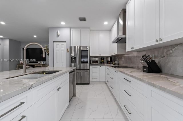 3521 W 92nd Pl, Hialeah, FL 33018