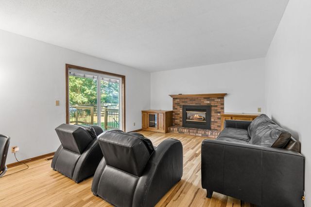 10298 Mooer Lane, Eden Prairie, MN 55347