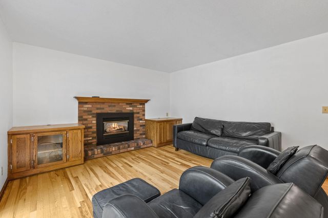 10298 Mooer Lane, Eden Prairie, MN 55347