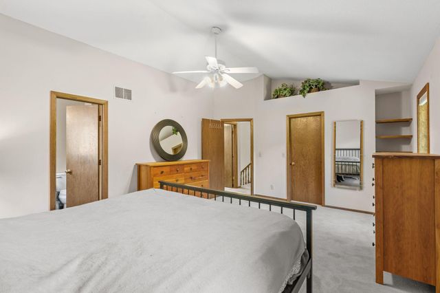 10298 Mooer Lane, Eden Prairie, MN 55347