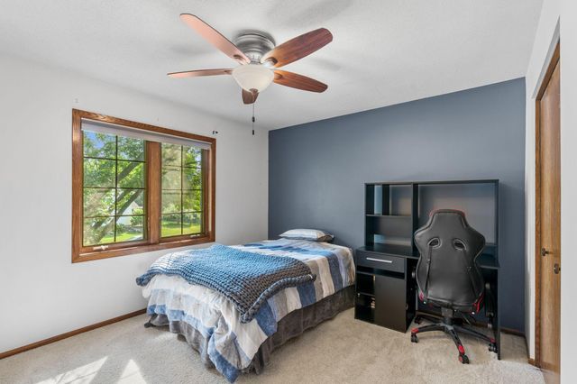 10298 Mooer Lane, Eden Prairie, MN 55347