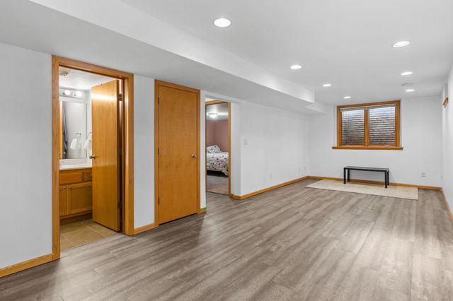 10298 Mooer Lane, Eden Prairie, MN 55347