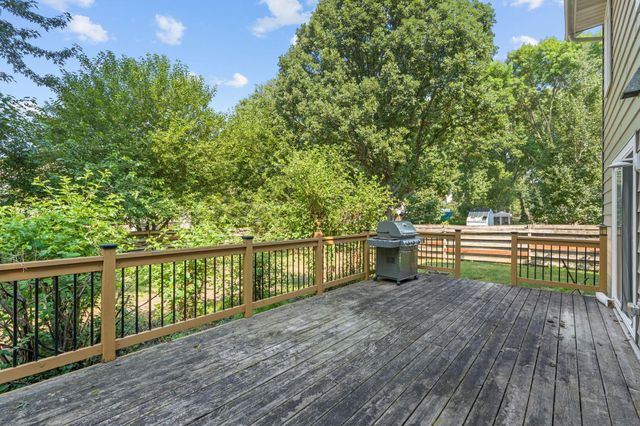 10298 Mooer Lane, Eden Prairie, MN 55347