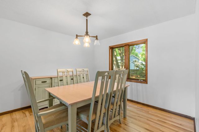 10298 Mooer Lane, Eden Prairie, MN 55347