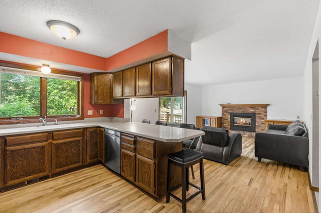 10298 Mooer Lane, Eden Prairie, MN 55347