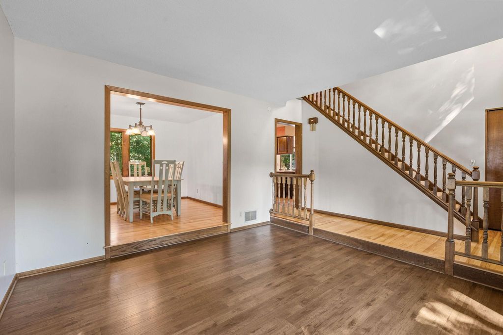 10298 Mooer Lane, Eden Prairie, MN 55347 — photo 5