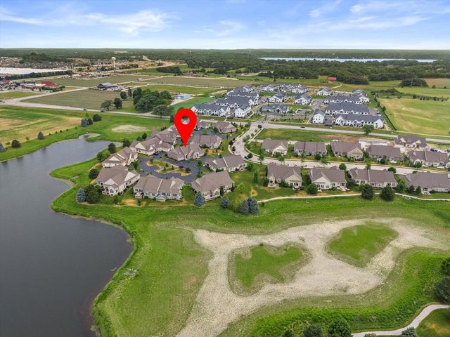 1522 Champion COURT, Oconomowoc, WI 53066