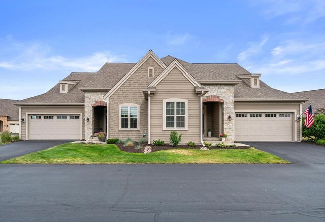1522 Champion COURT, Oconomowoc, WI 53066