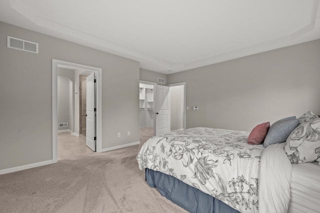 1522 Champion COURT, Oconomowoc, WI 53066