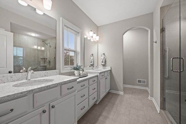 1522 Champion COURT, Oconomowoc, WI 53066