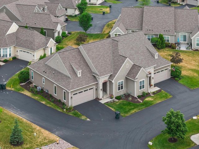 1522 Champion COURT, Oconomowoc, WI 53066