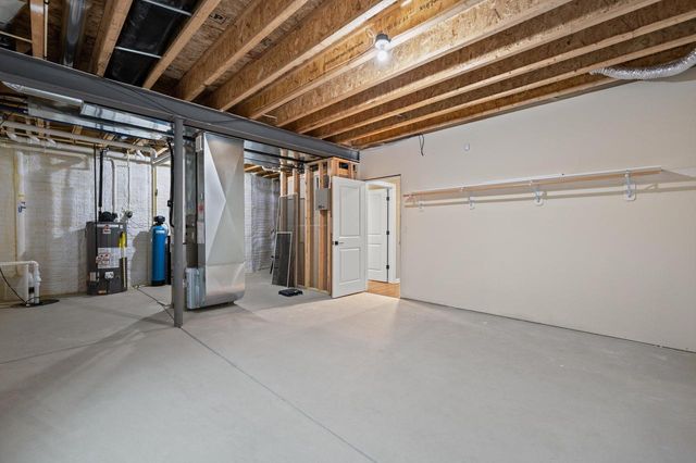 1522 Champion COURT, Oconomowoc, WI 53066