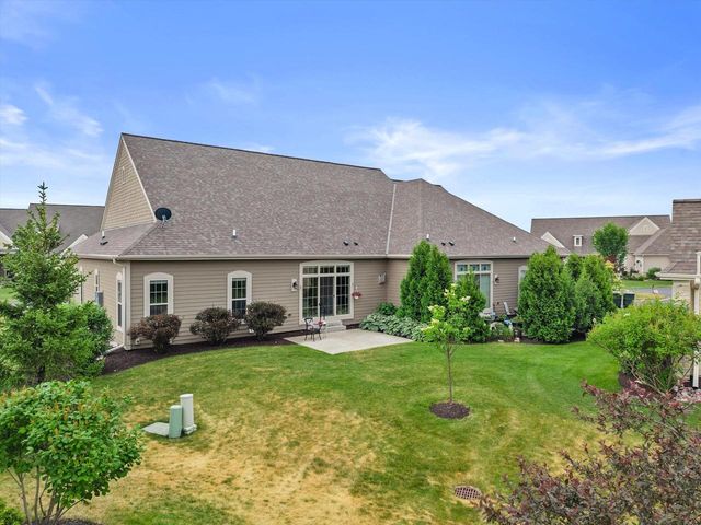 1522 Champion COURT, Oconomowoc, WI 53066