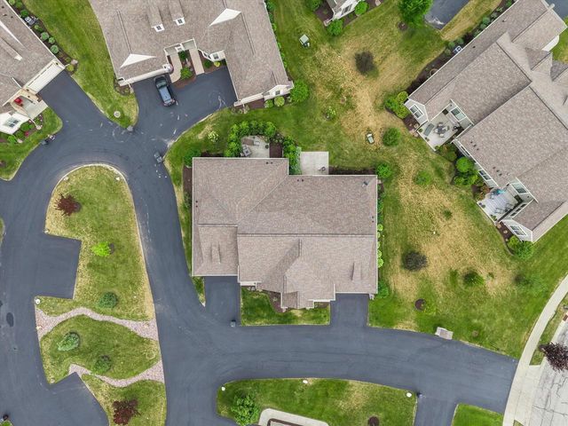 1522 Champion COURT, Oconomowoc, WI 53066