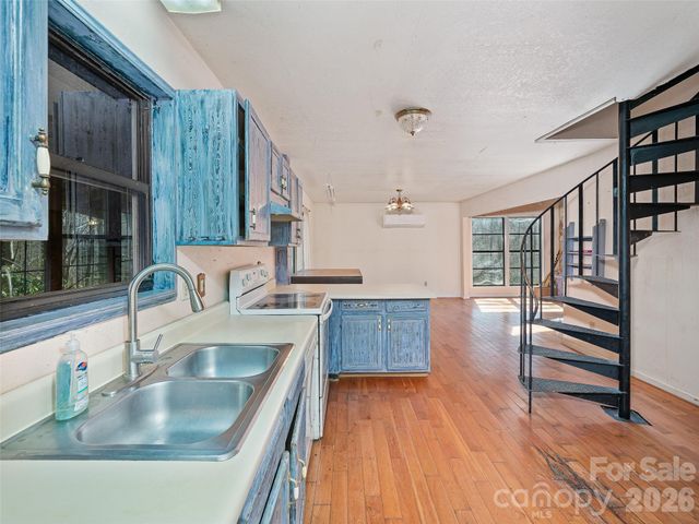 966 Waites Hollifield Road, Marion, NC 28752