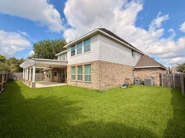 10002 Nathans Cove, Houston, TX 77089