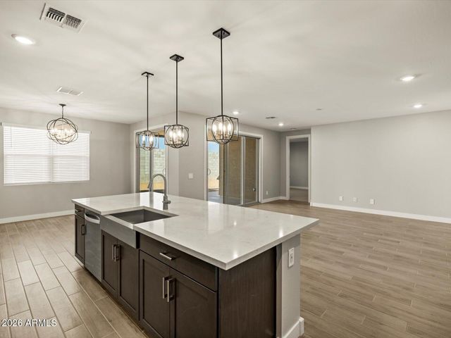 10827 W JONES Avenue, Tolleson, AZ 85353