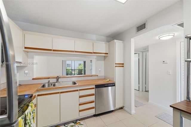 2496 NW 89th Dr 2496, Coral Springs, FL 33065