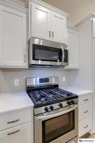 11306 Portage Circle, Papillion, NE 68046