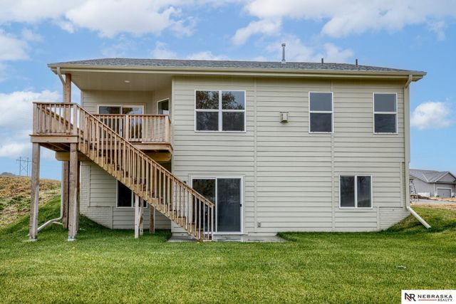 11306 Portage Circle, Papillion, NE 68046