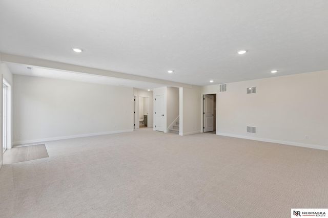 11306 Portage Circle, Papillion, NE 68046