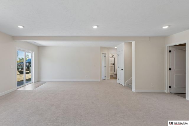 11306 Portage Circle, Papillion, NE 68046