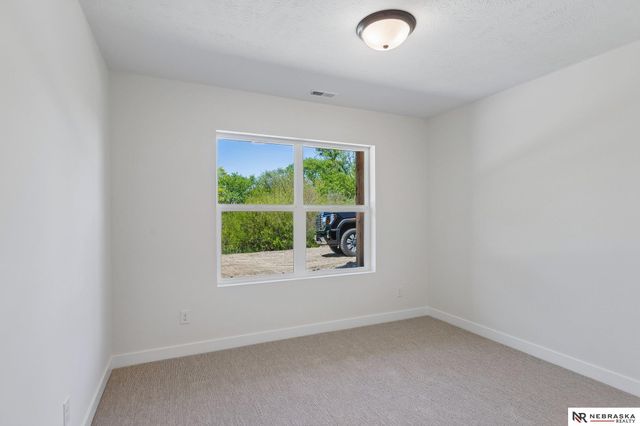 11306 Portage Circle, Papillion, NE 68046